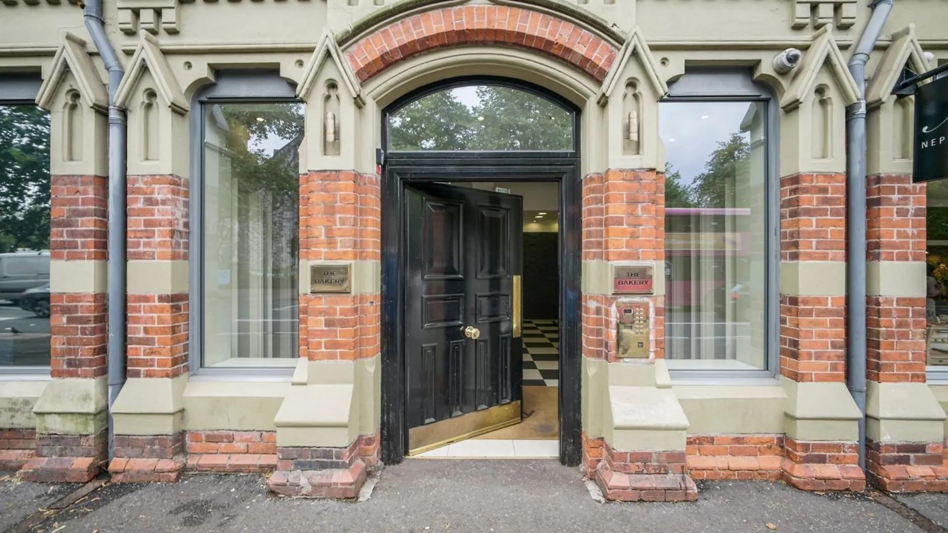 Contemporary 1-Bed Apartment In The Bakery, Ormeau Road Belfast